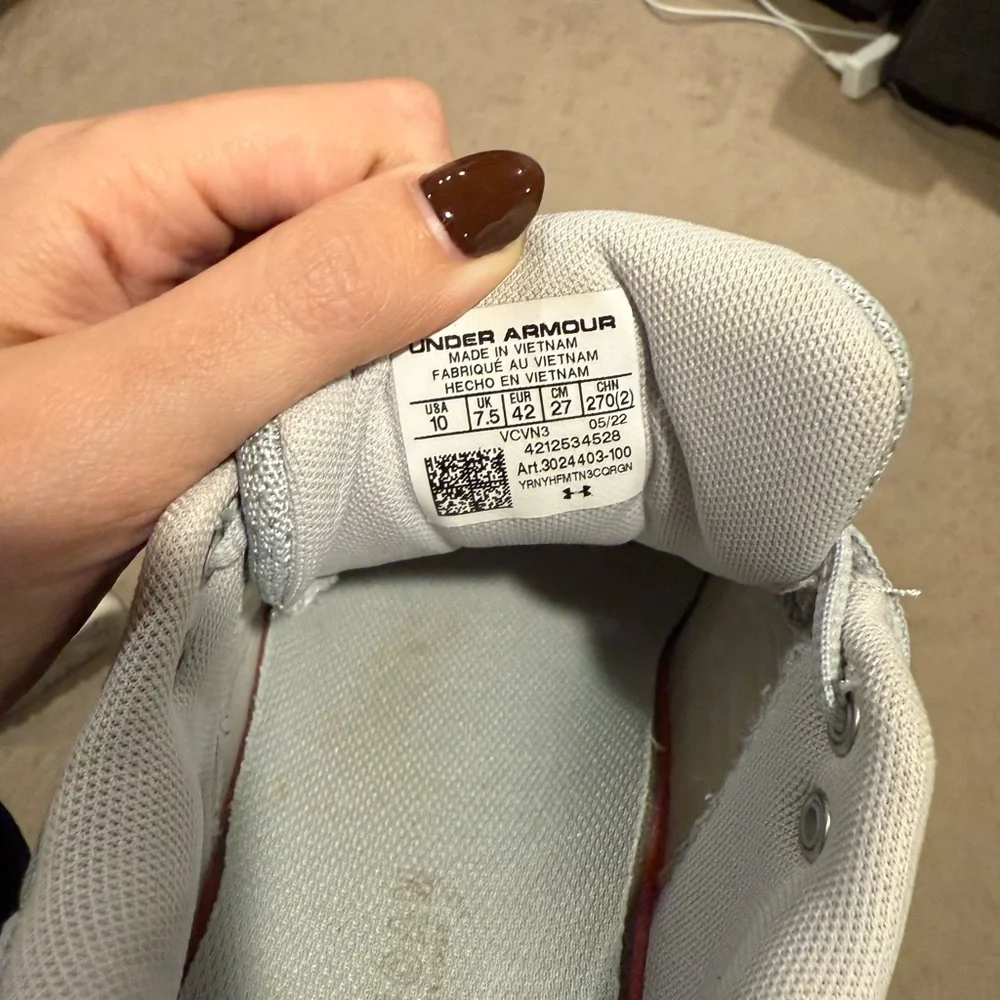 Under Armour Women's Light Gray Sneakers - Picture 3 of 7